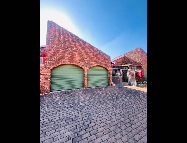 3 BEDROOM HOUSE FOR SALE IN BIRCHLEIGH NORTH